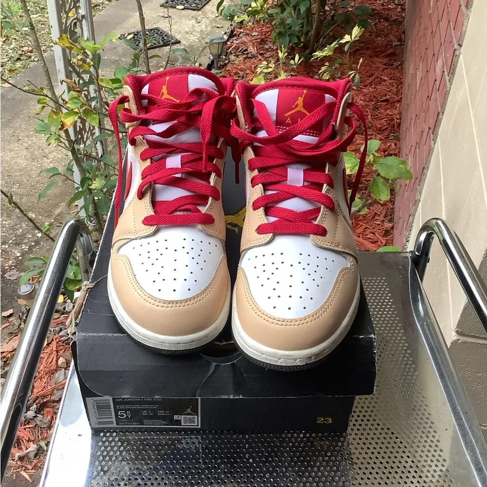 Red cream white Jordan 1 - Picture 2 of 6